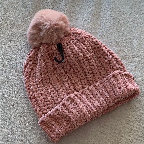 ROSE Pom BEANIE - Picture 1 of 8